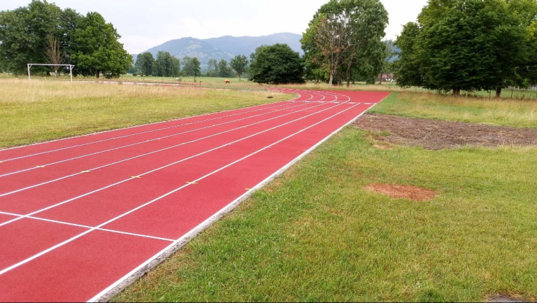 Neue Laufbahn am Sportplatz